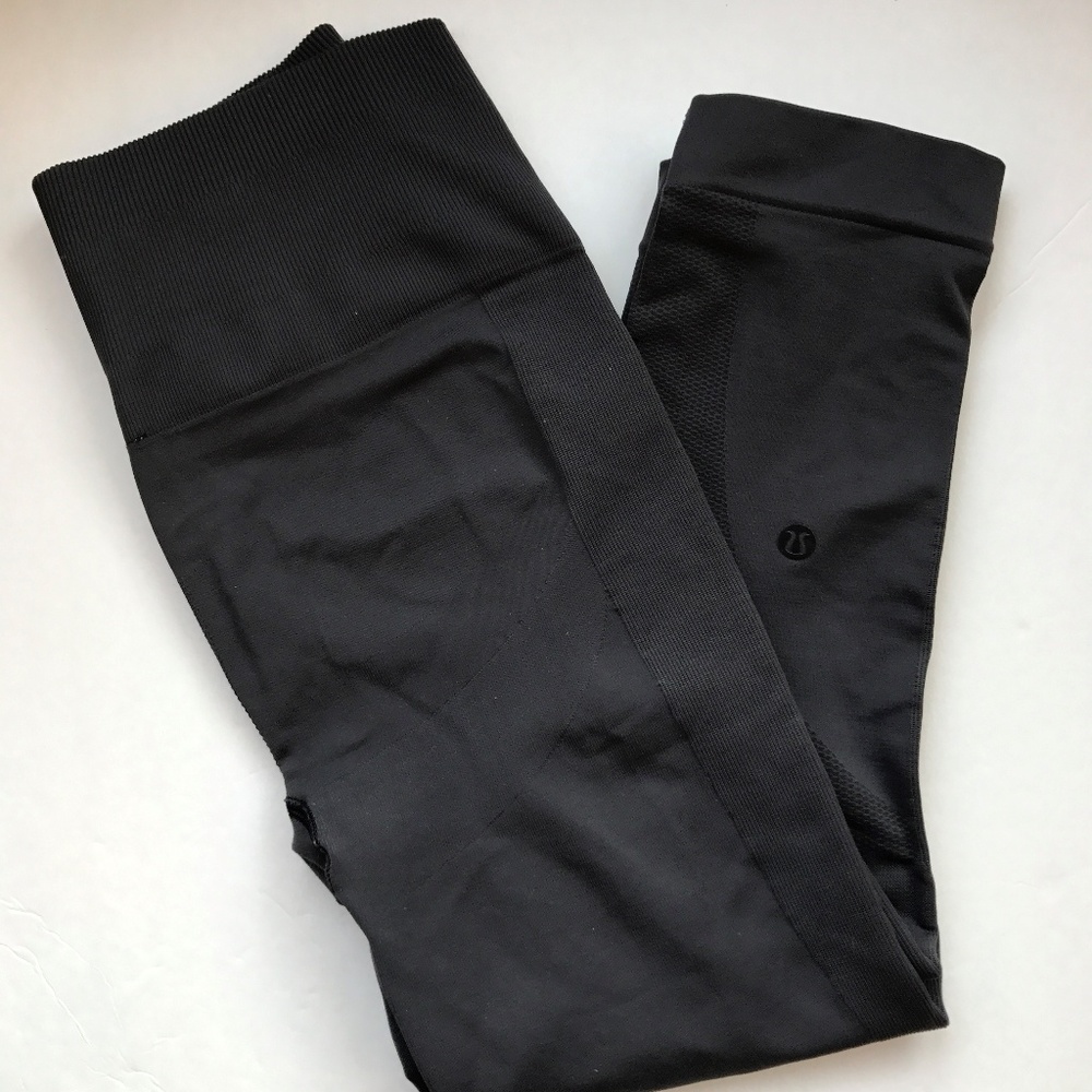 Lululemon Zone In Crop Tight Compression Leggings